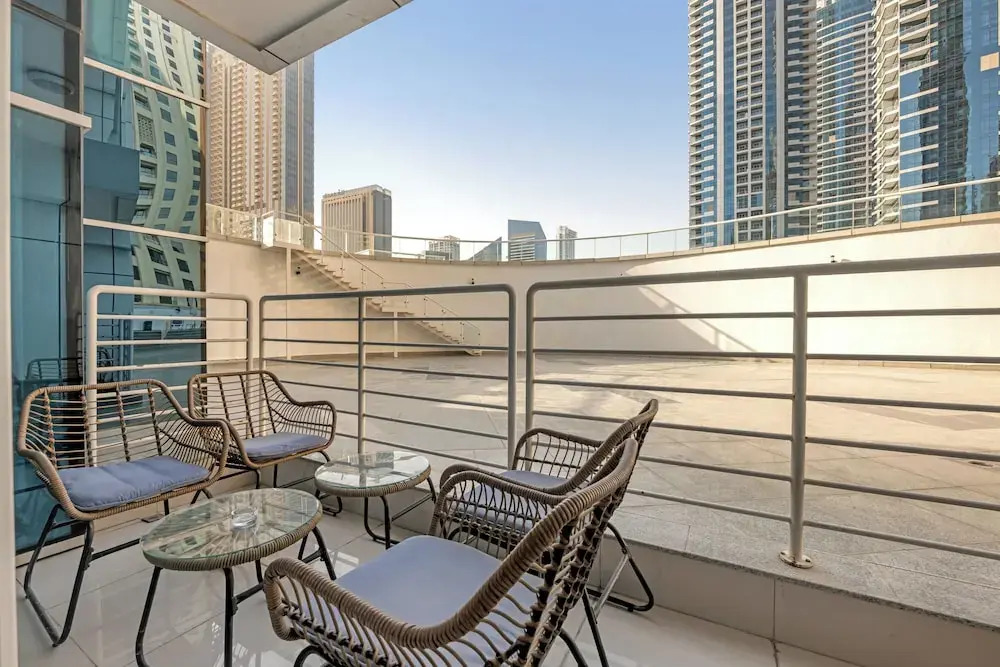 Waves - Charming Apt With Balcony, Minutes From The Beach