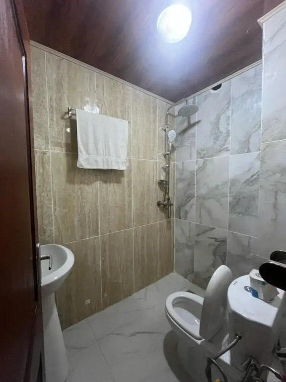 LIVELY HOTEL & Suites