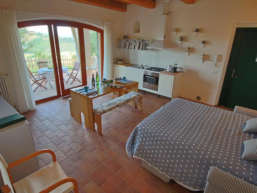 Cottage in Montelabbate with Pool, Garden, BBQ, Parking
