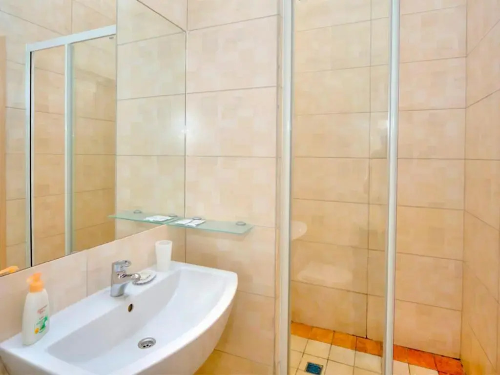 Best Season Apart Hotel