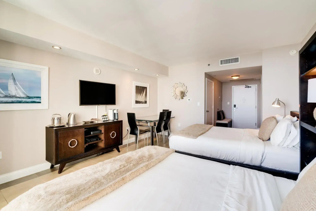 Ocean Million Dollar View Studio + Balcony #3