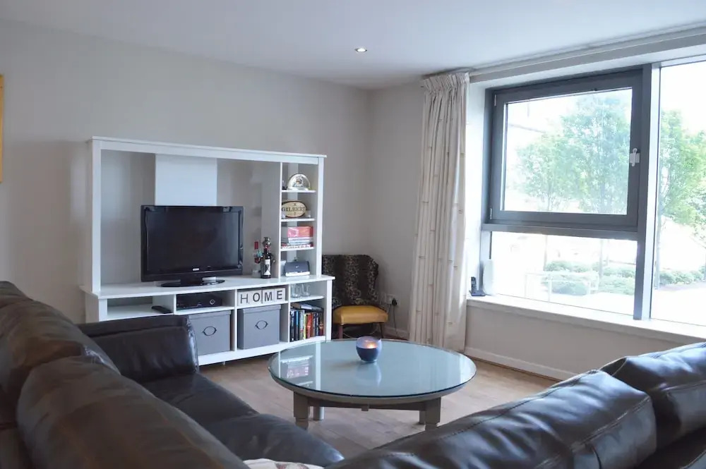 2 Bedroom Apartment By The Sea
