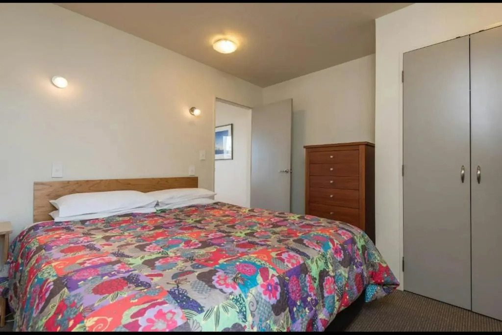 Parkside Motel
