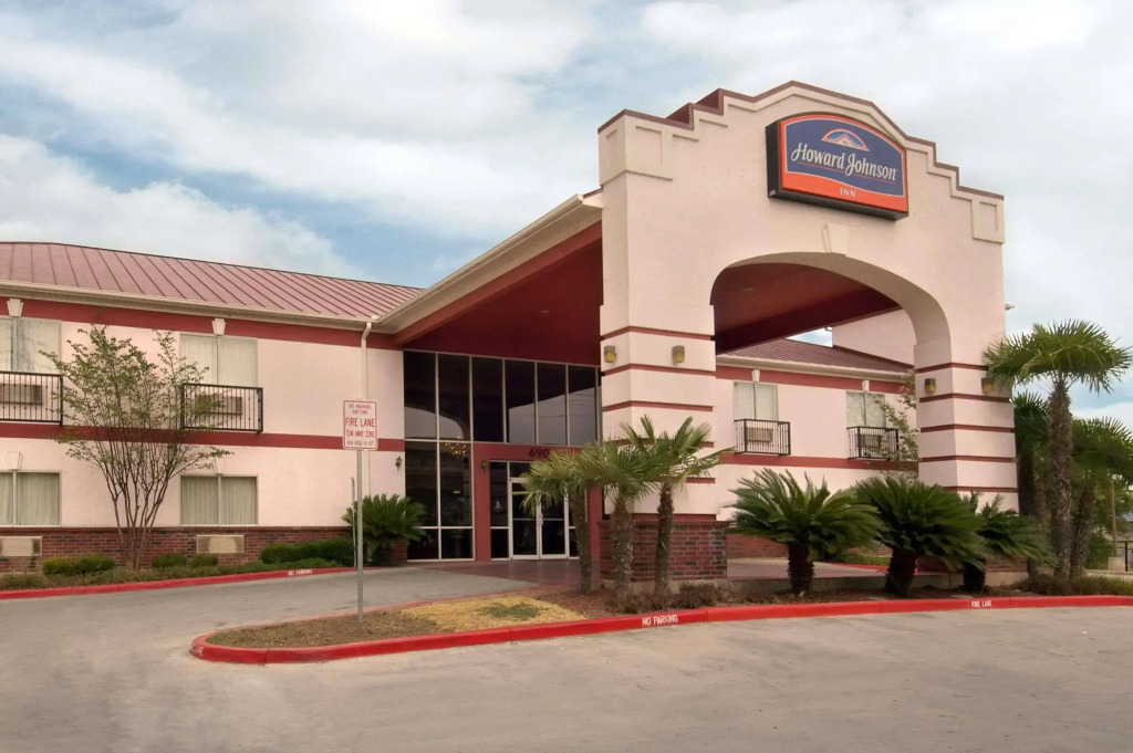 Howard Johnson Suites Central