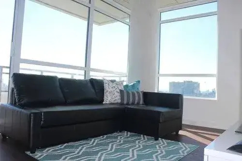 EG Suites - Modern Queen West Condo