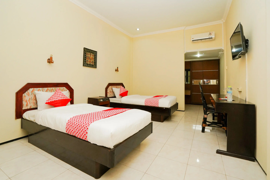 RedDoorz at Hotel Tampiarto Probolinggo Jawa Timur