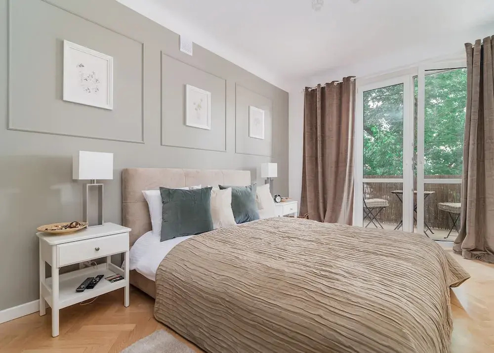 Plac Zbawiciela Comfortable Apartment