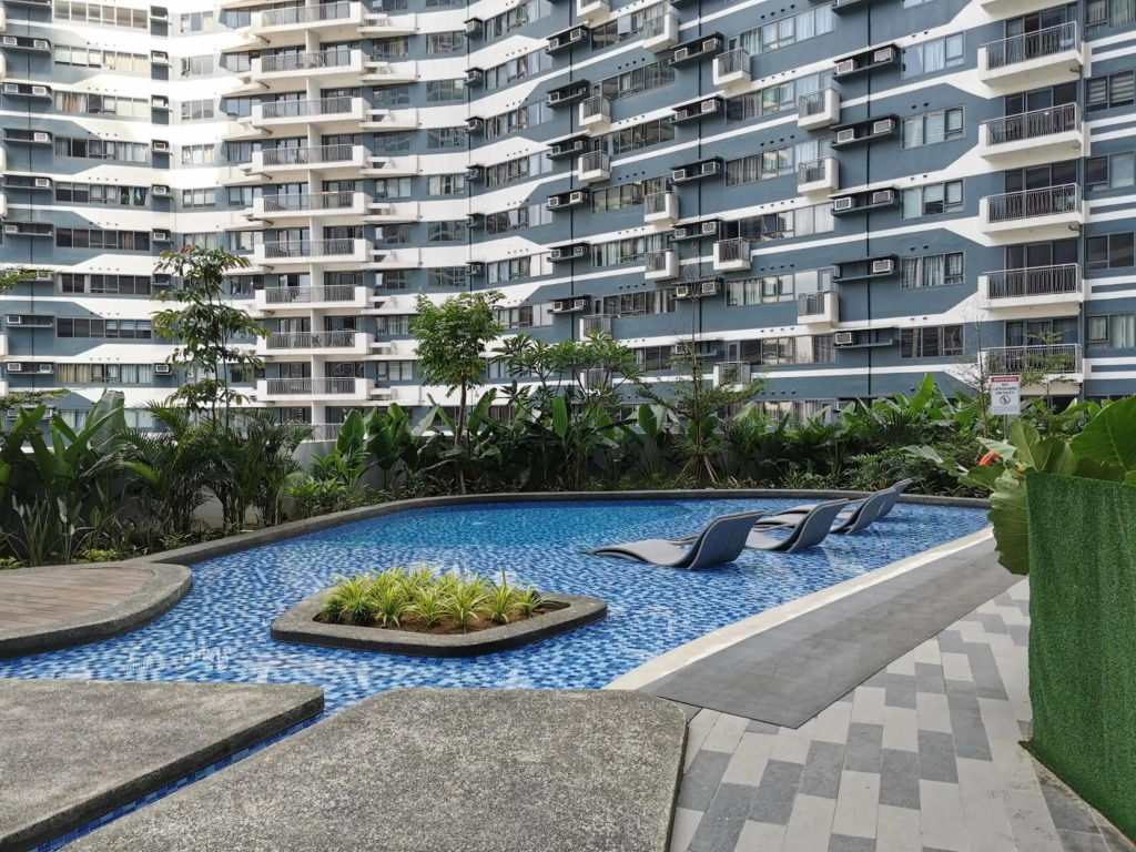 1br at Air Makati Ayala near Makati med