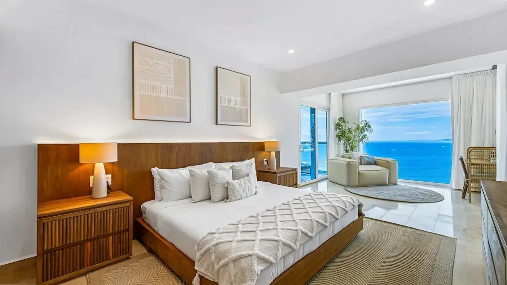 4BR  Luxury Penthouse with Ocean Views