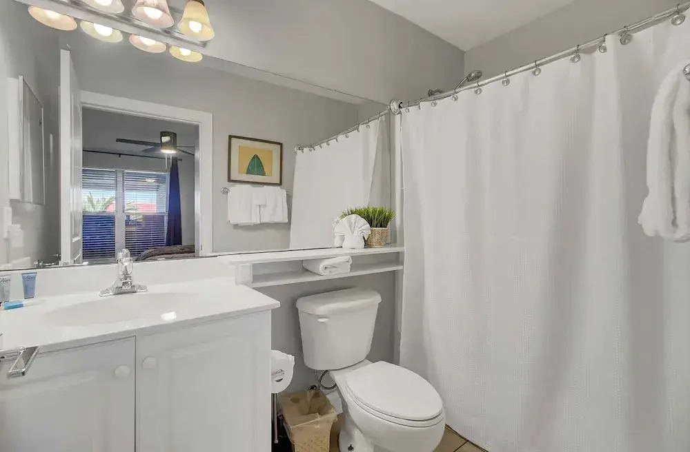 Beachfront 3bdr Condo w/ Pool & Deck Ocean Views Ocean Blvd #102 by Avantstay