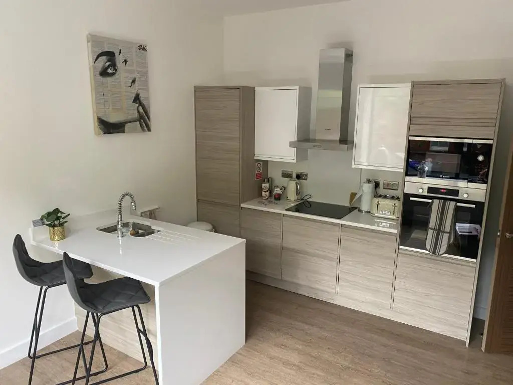 34 Cuppin Street - Luxury City Centre Apartment!