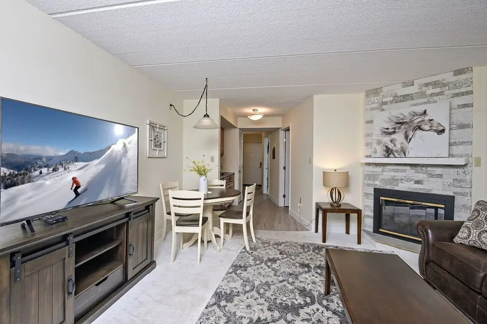 Mountain Splendor 105 by Heritage Cabin Rentals