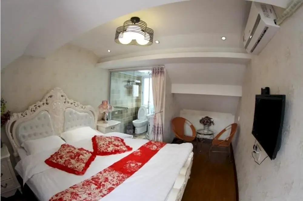 Moonover Xitang Hotel