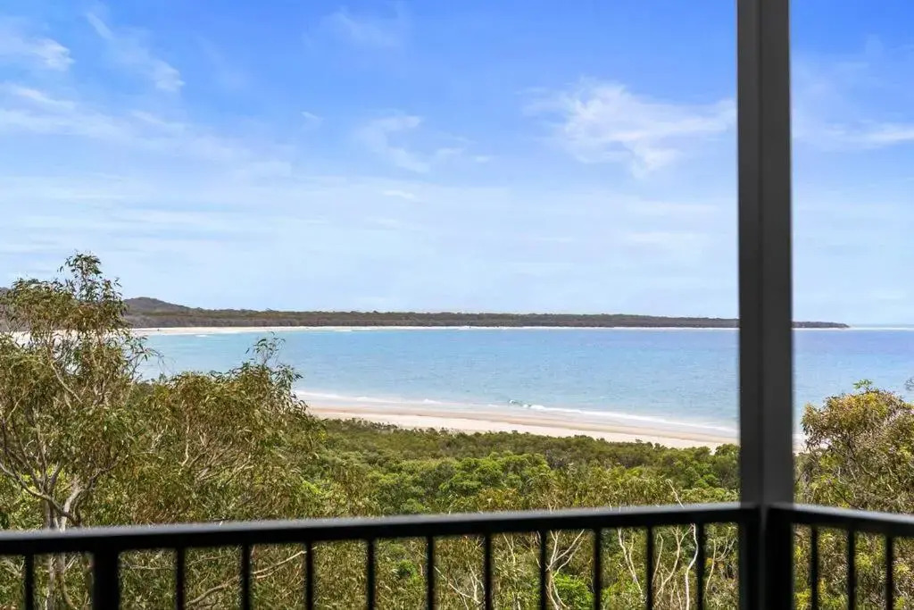 Yarabin - Luxury 6 Bedroom Home With Ocean Views