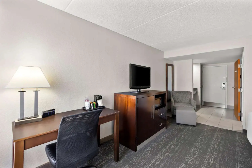 Best Western Luxbury Inn Fort Wayne