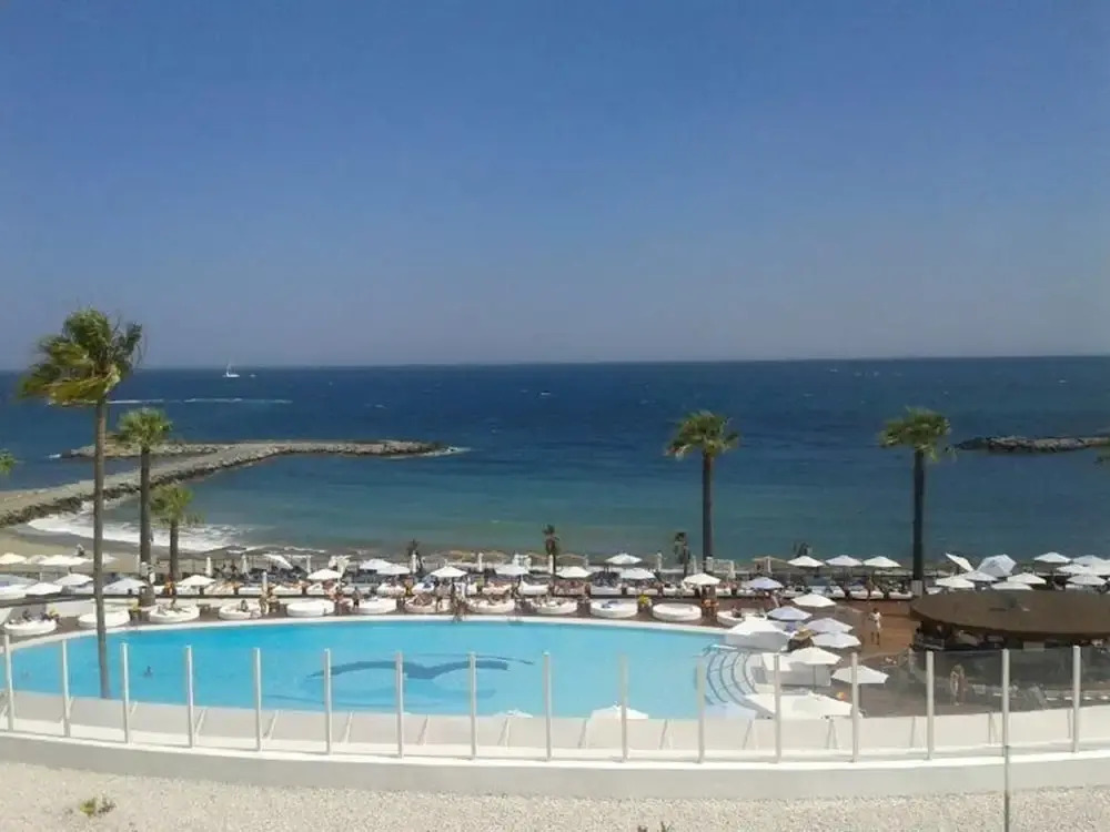 Beachfront Penthouse, Sea/mountain Views, 3 Balconies, Puerto Banus, Marbella