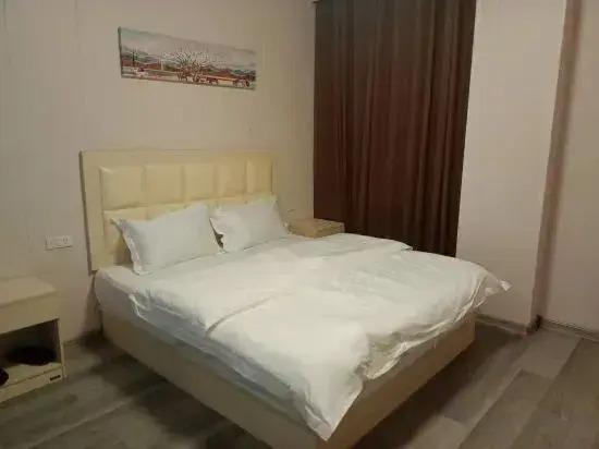 Lanteng Boutique Hotel (Huainan Longhu Park)