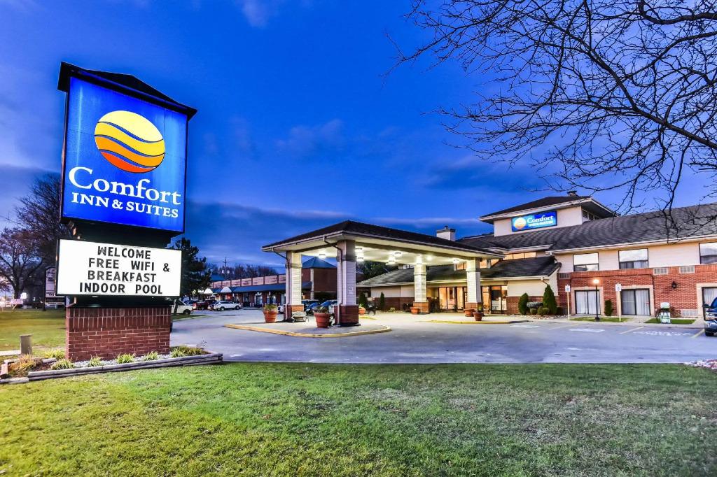 Comfort Inn & Suites Ambassador Bridge