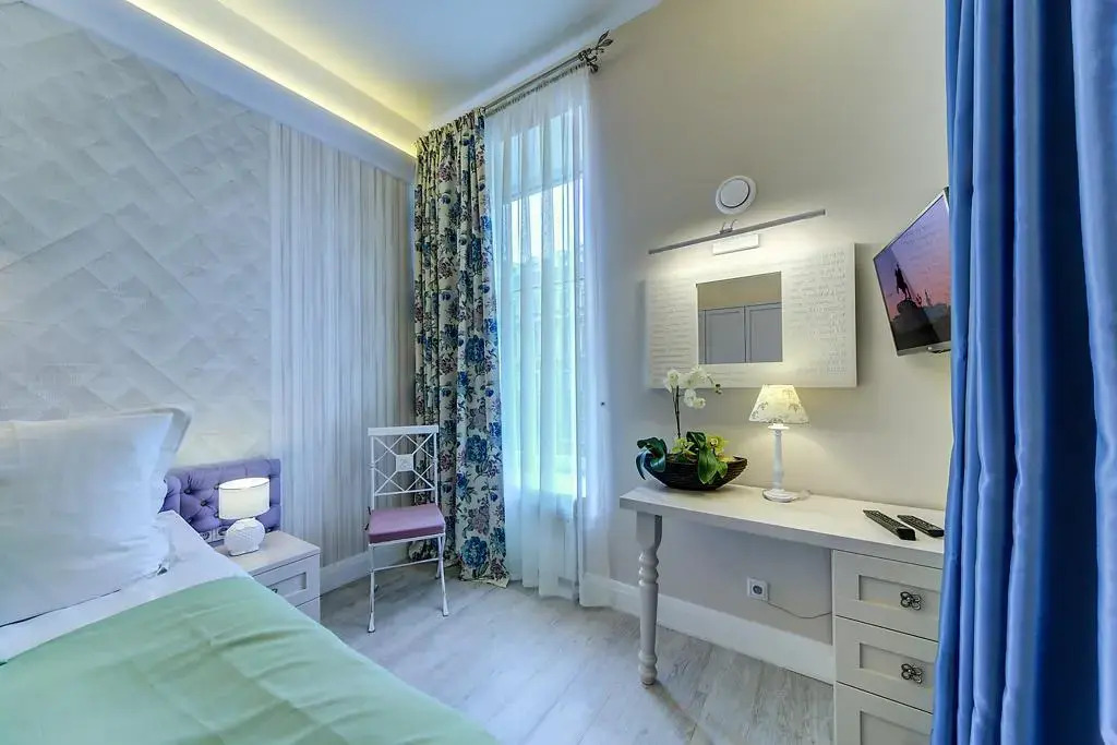 Deluxe Apartments