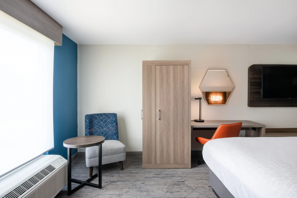 Holiday Inn Express & Suites Wilson-Downtown by IHG