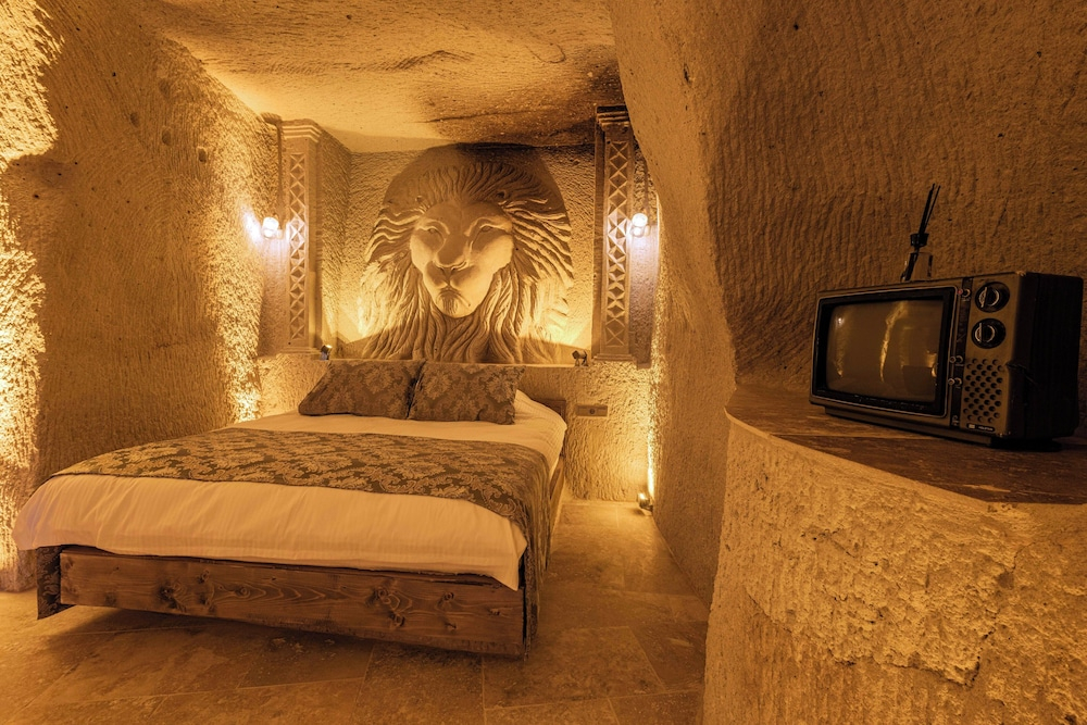 Tyana Cave House