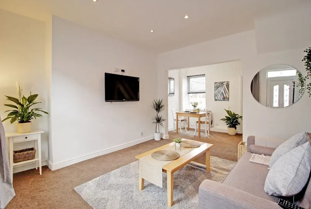 Spring Halls Carlton & Co Apartments Free Parking 2