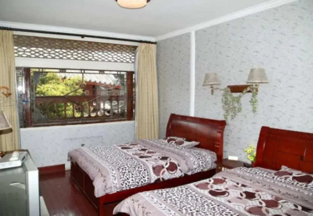 Wolong Inn