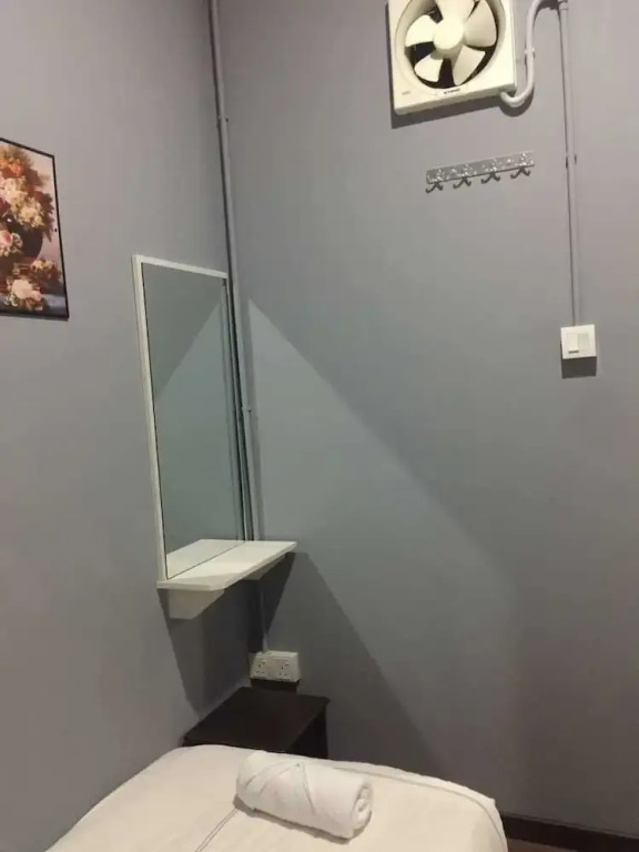 R&R Budget Inn - Hostel