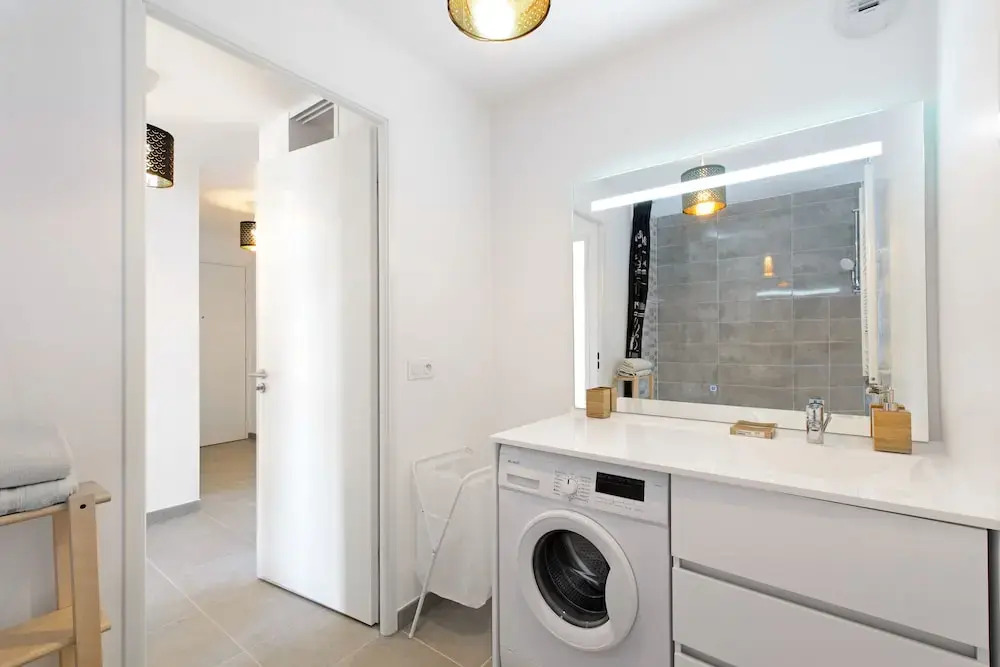 Accommodation with Parking near Paris