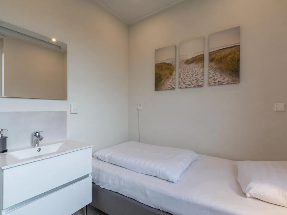 Klaproos, Holiday Home