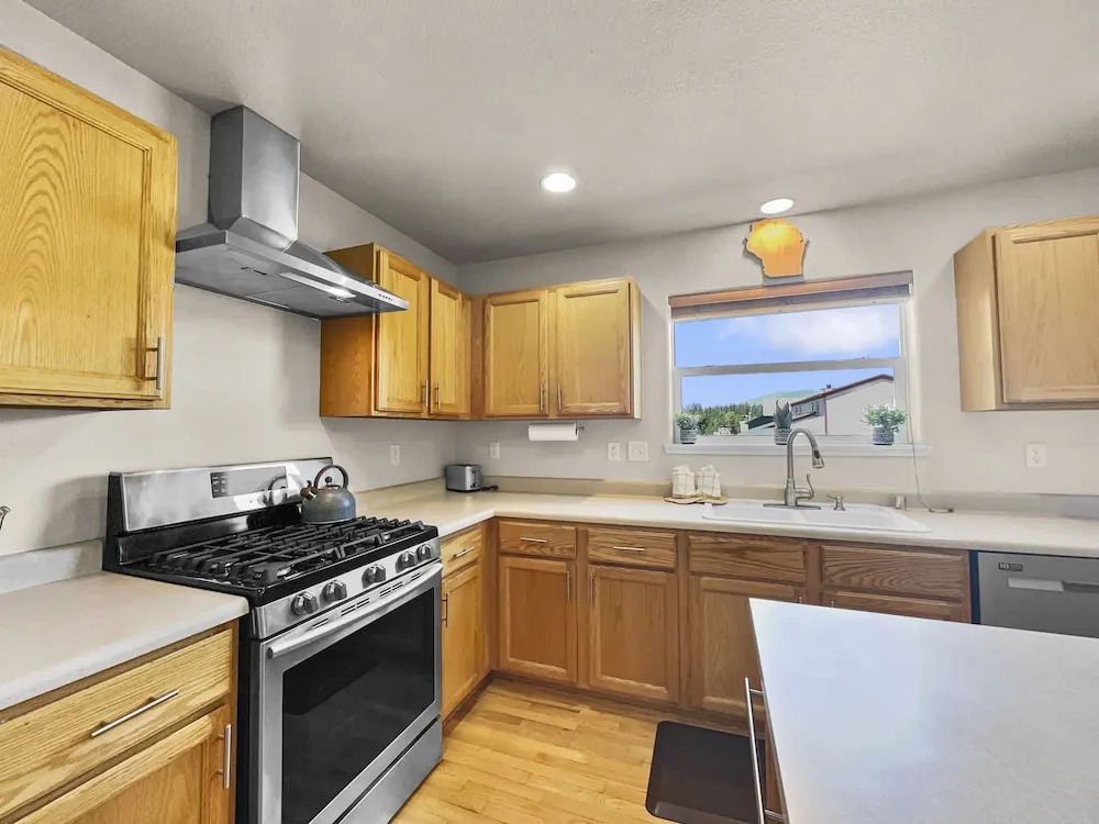 173 Buffalo Drive 3 Bedroom Townhouse by RedAwning