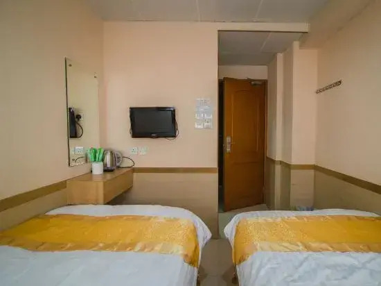 Ever Easy Hotel (Mongkok MTR Exit E1)