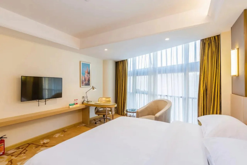 Vienna Hotel (Foshan jiujiang xinji plaza store)