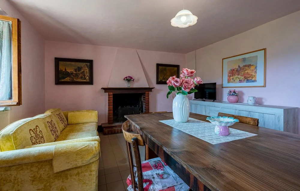 Nice Home In Longoio With House A Mountain View
