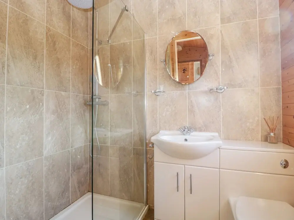 15 Amberwood