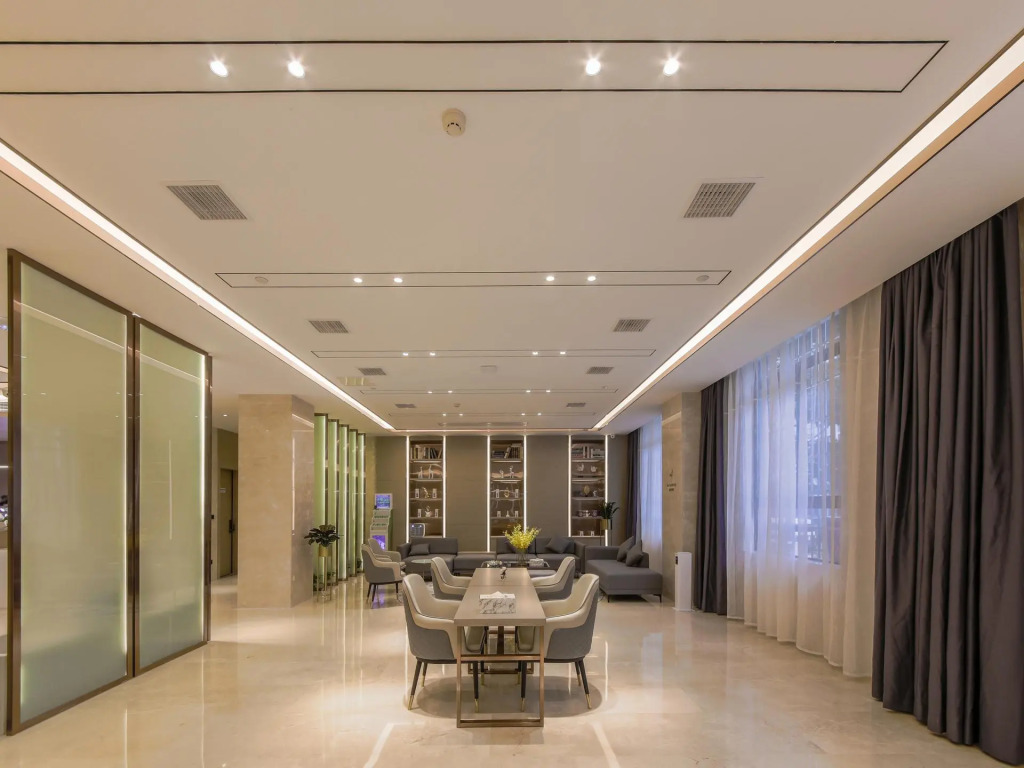 Lavande Hotel Wuhan 2nd Guanggu Road
