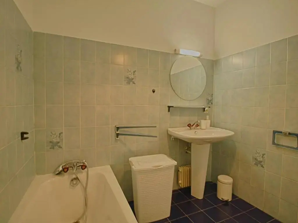 Appartement Ajaccio, 2 pièces, 4 personnes - FR-1-61-594