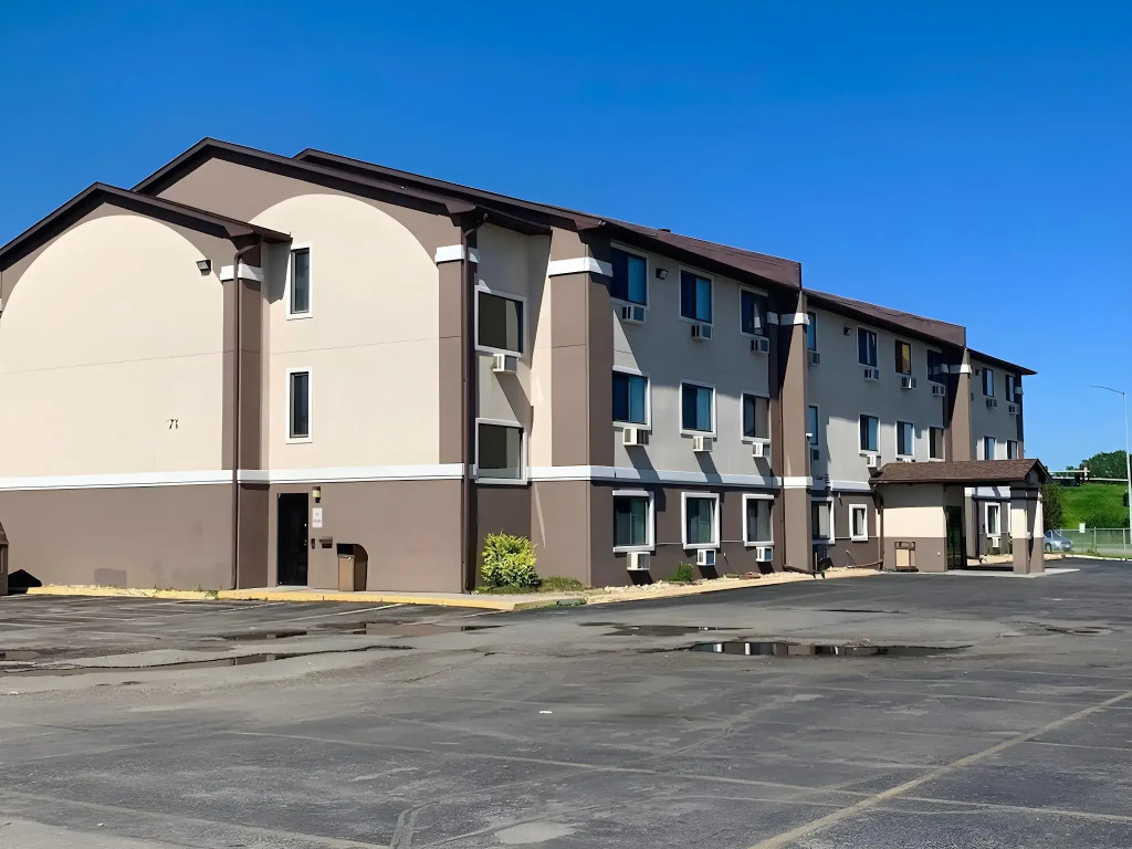 Boarders Inn & Suites by Cobblestone Hotels Waterloo Cedar Falls