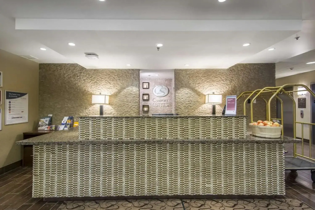 Comfort Suites