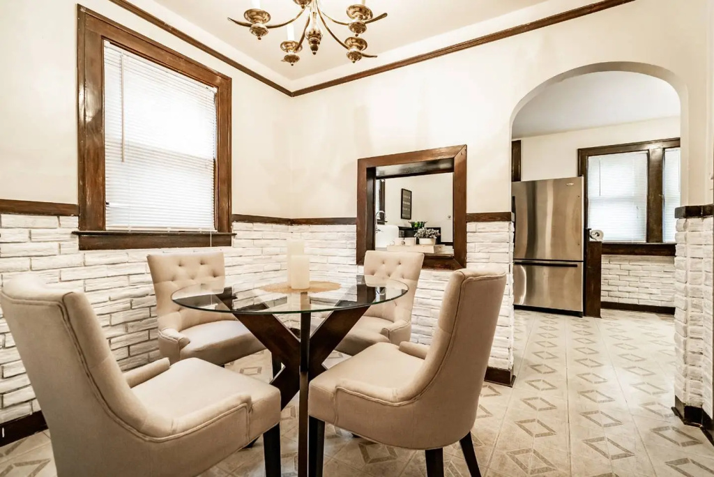 Glamorous Green Beauty in the Heart of University District 15min to Downtown