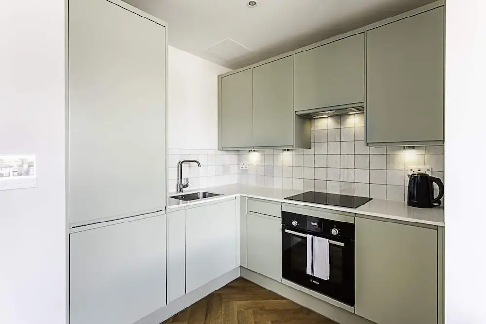 1-bed Apartment: Close to Wimbledon Station