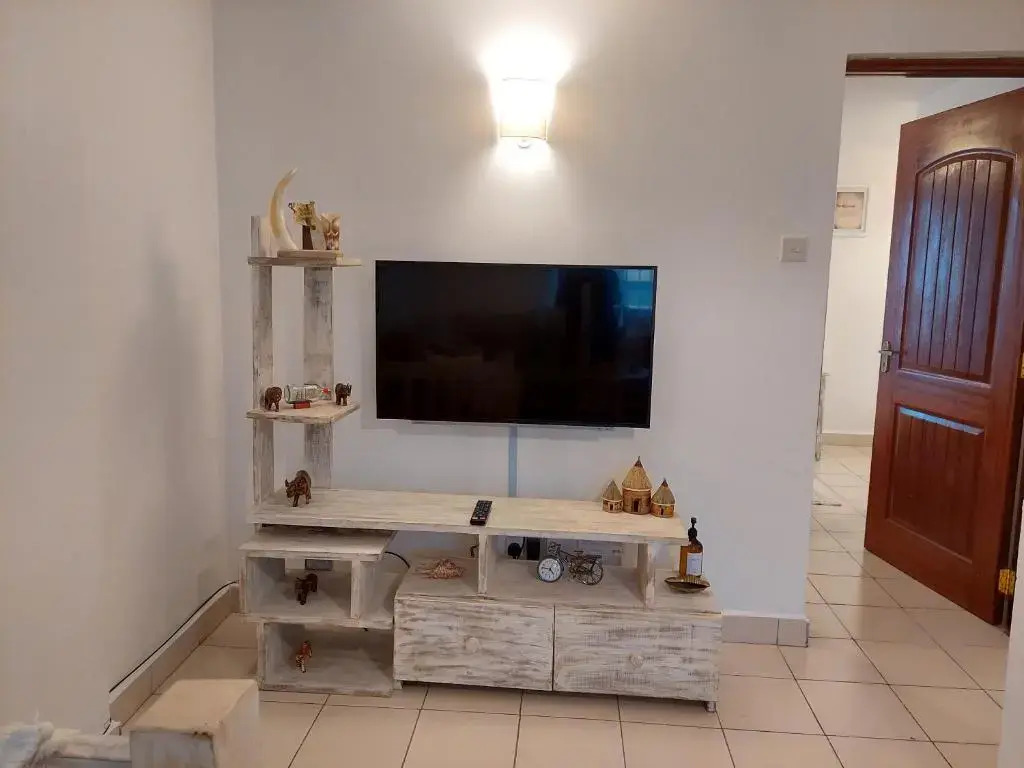 Furnished 1 Bedroom Apartment in Nairobi. 15 Mins to CBD. Free WI-FI & Parking