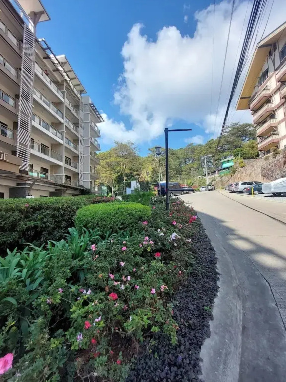 Serene Premier Cozy Condo With Balcony, 2BR Parking Outlook Drive Baguio