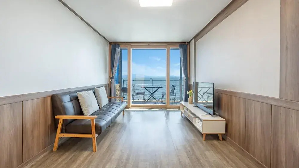Yeosu Eoneumeosjinnal Pension