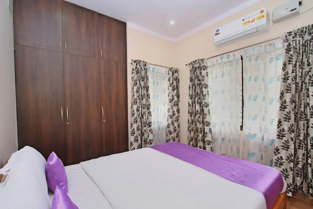 OYO 10451 Resside Apartment