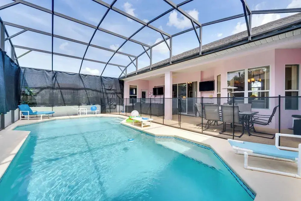 20 Mi to Disney: Family Home w Pool in Davenport