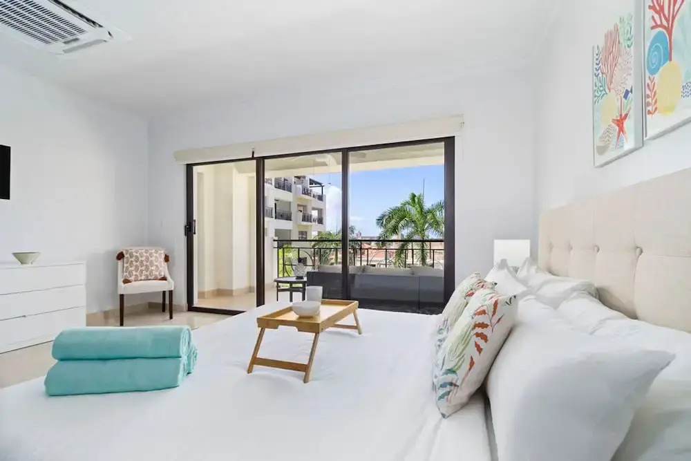Beautiful 2BR Condo w Large Balcony in Palm Beach