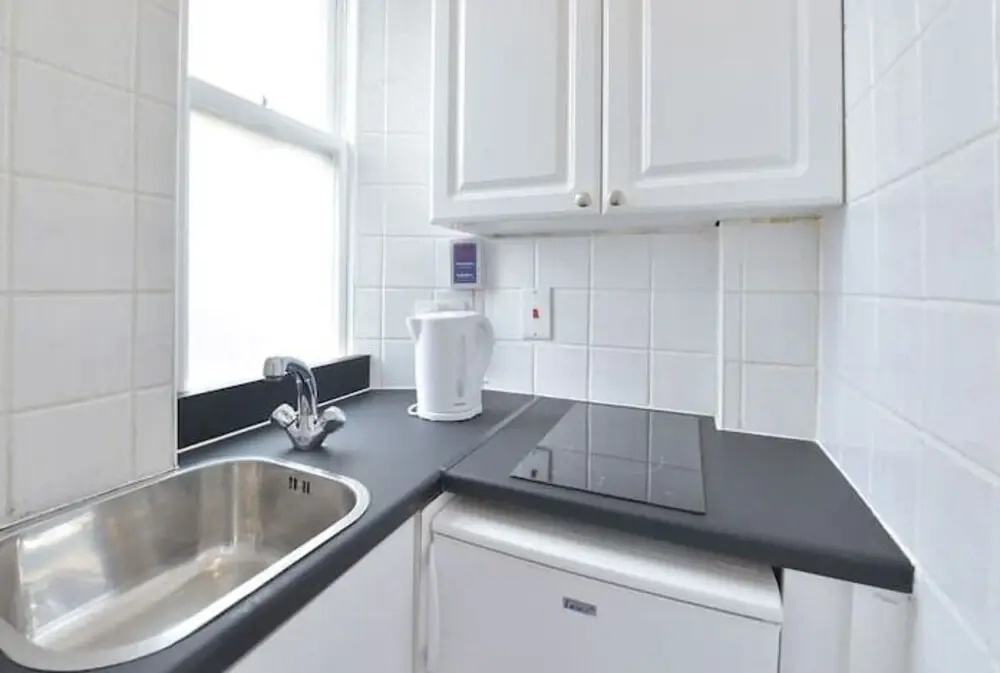 Bright and Central Studio Apartment
