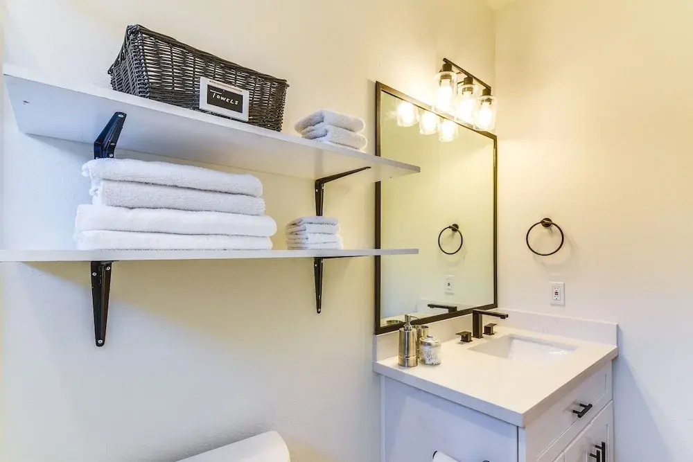 Houston Townhouse w/ Office & Home Gym