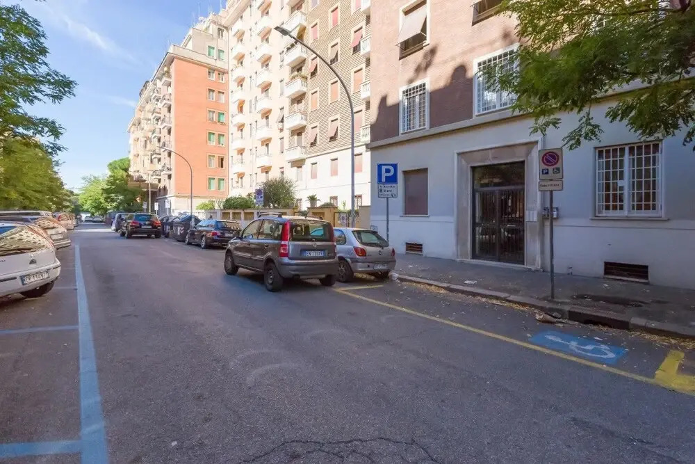 Nice and Bright 2 Beds Flat Near San Giovanni